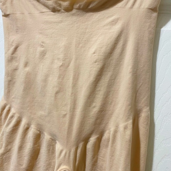 Spanx High Waisted Size 3XL Women’s Mid Thigh Short - Picture 6 of 8